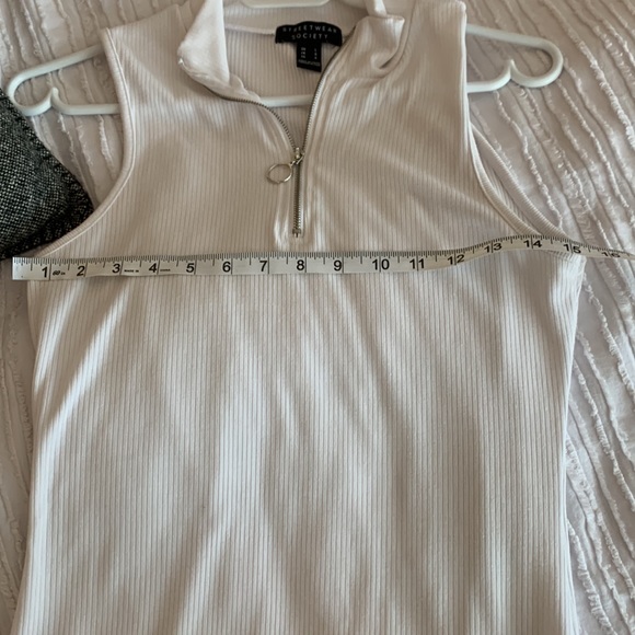 Dress - Picture 3 of 4